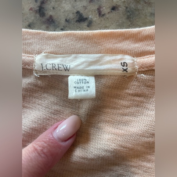 New J.Crew 100% cotton V-neck with silk Floral Appliqué collectors tee size XS - Picture 5 of 6